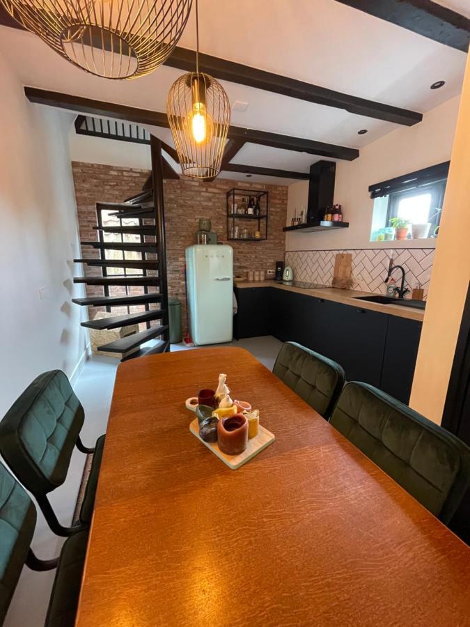 B&B Gasthuisstraat דוקום מראה חיצוני תמונה